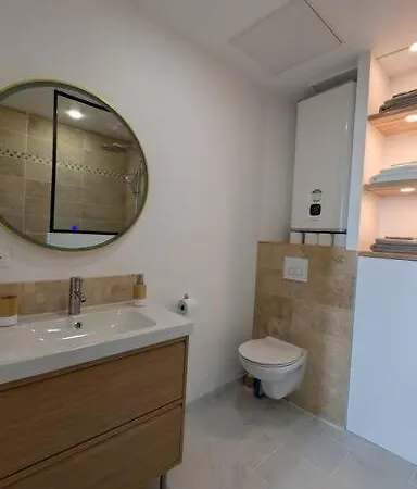 De Caractere Apartment *