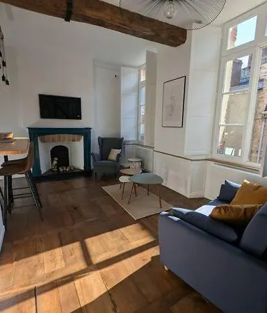 De Caractere Apartment *